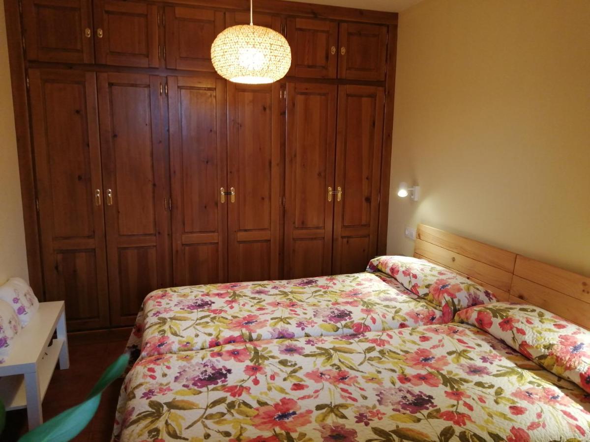 La Casa Roja Asturias Holiday home Hontoria