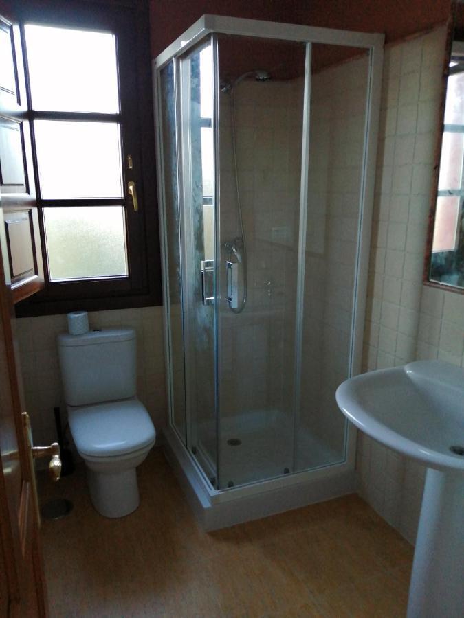 La Casa Roja Asturias Holiday home Hontoria