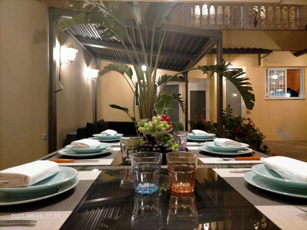 Casa Flores Del Mediterráneo * Badalona