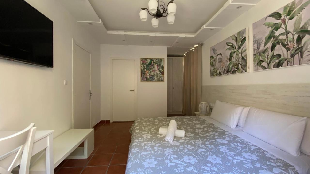 Casa Flores Del Mediterráneo * Badalona
