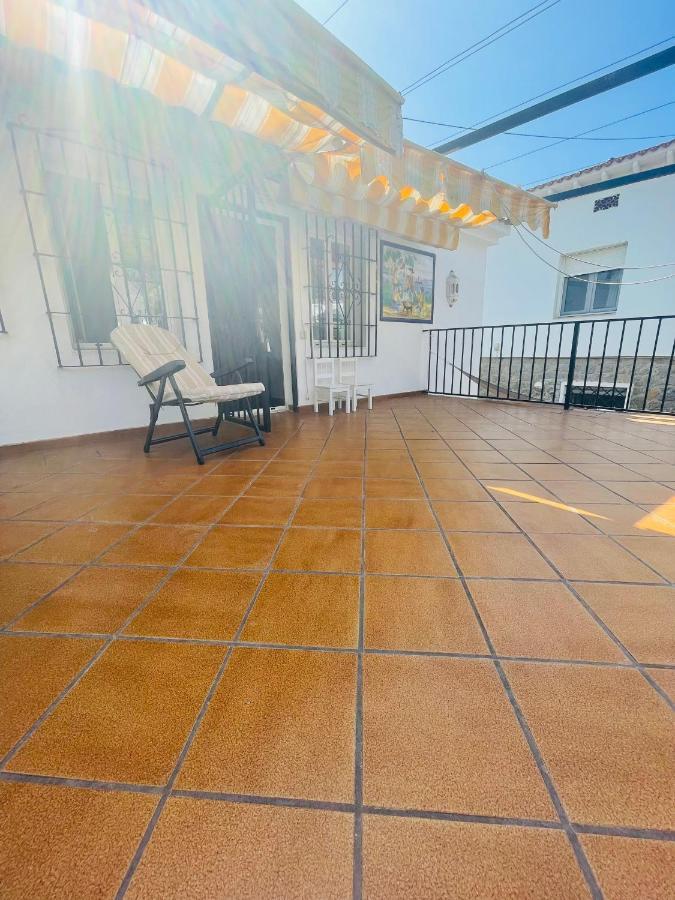 Una Planta En Villa Angelita Con Vista Al Mar Para Seis Personas Tres Dormitorios Dos Banos Terraza Cocina Piscina Homestay *