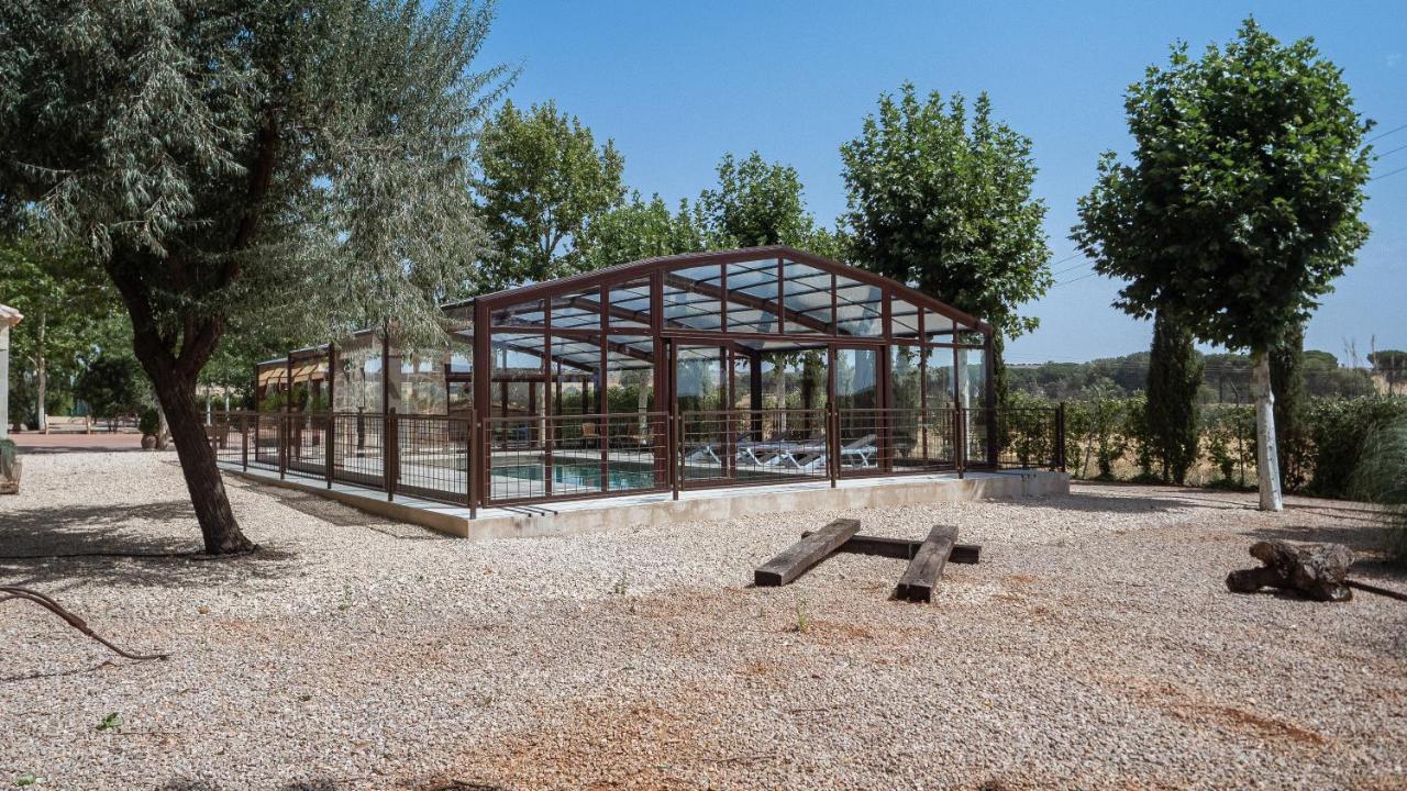 La De Tomas - 5 Estrellas - Futbol 7, Piscina Cubierta & Padel Villa