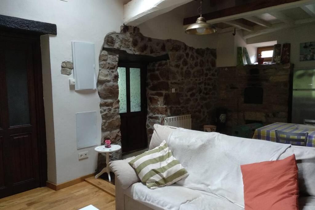 En Asturias A Orillas Del Río Narcea Puerta De Somiedo * Barcena