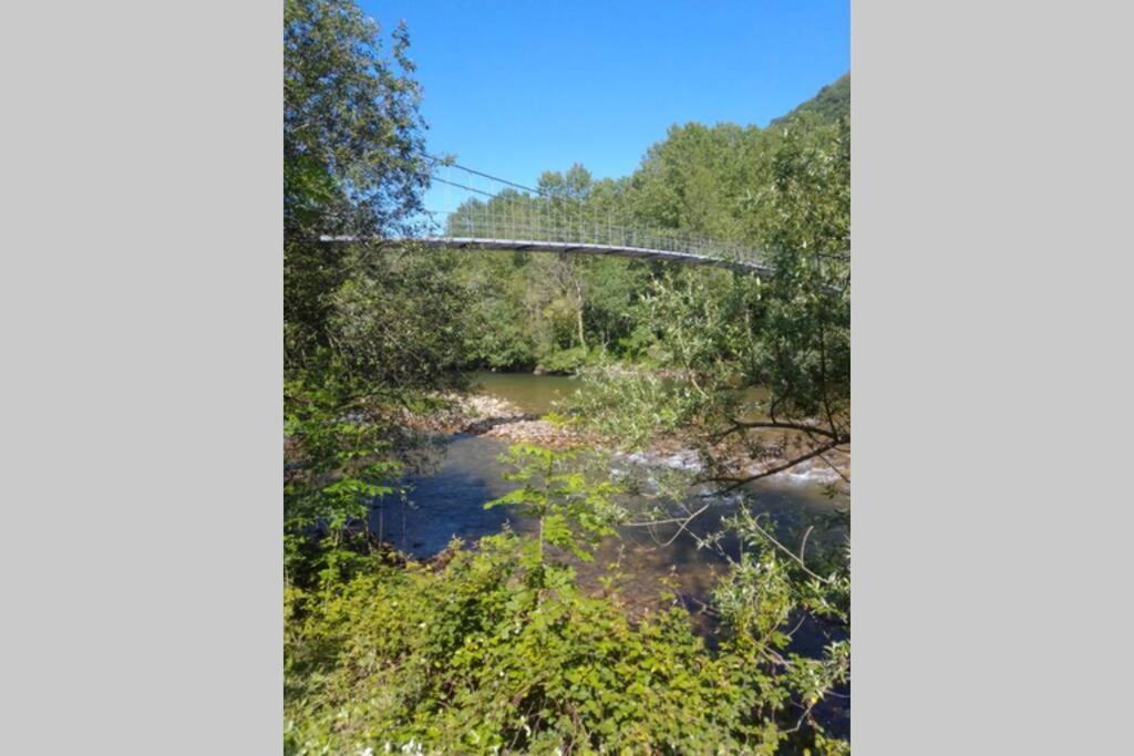 En Asturias A Orillas Del Río Narcea Puerta De Somiedo Barcena