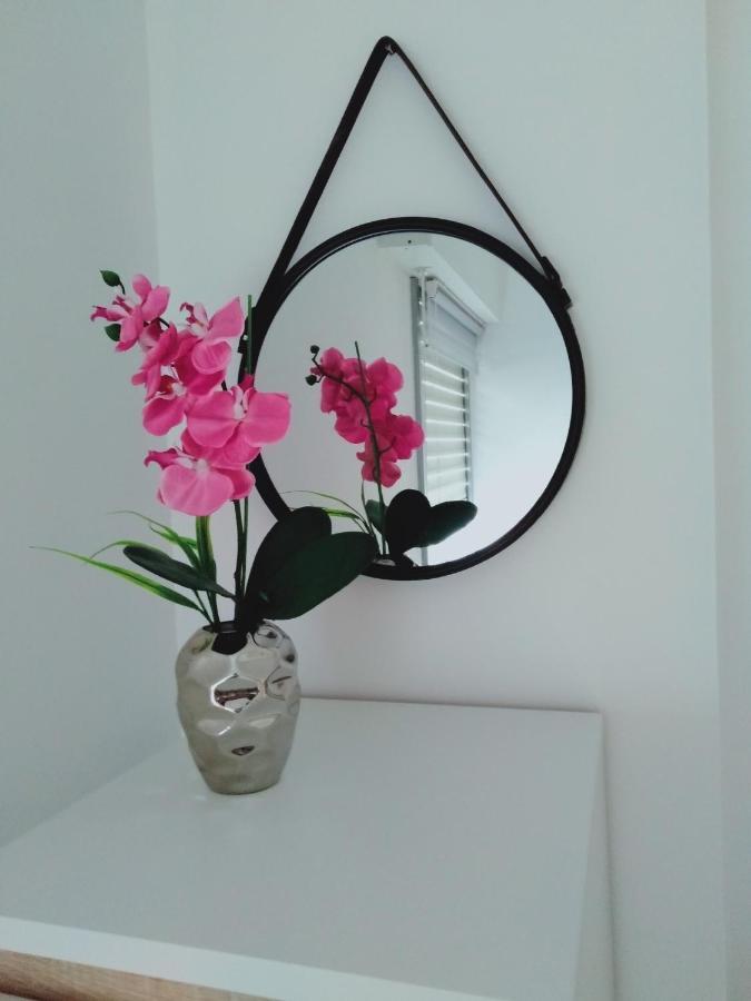 Esteiro -parking-1ºpiso Apartamento *