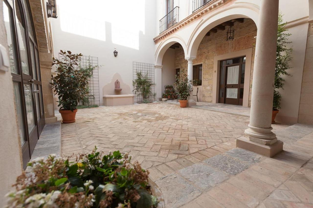 Patios De La Riva *