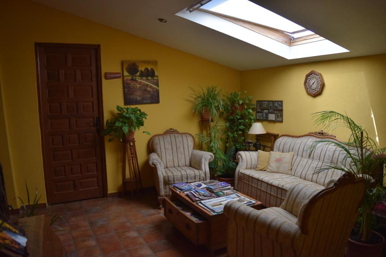 Casa Rural De Luna Country house *