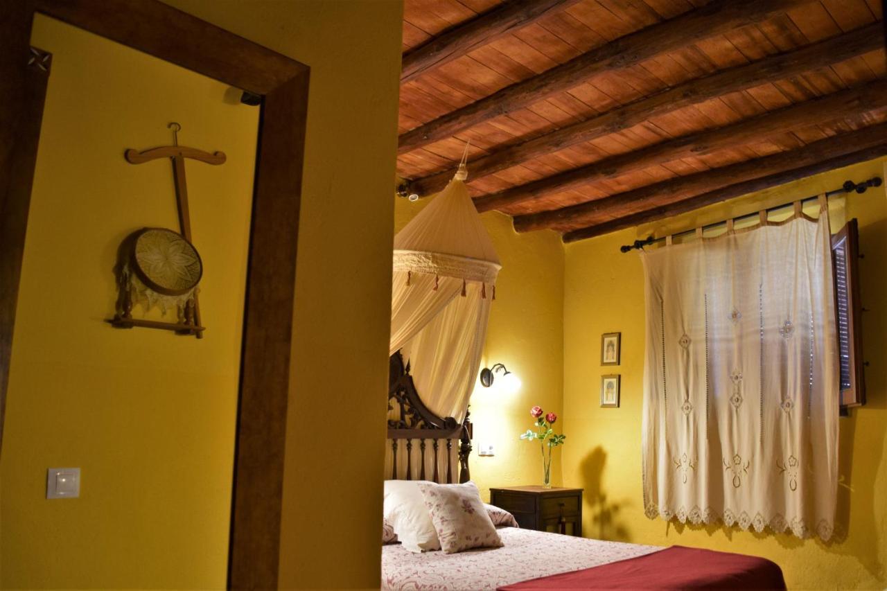 Casa Rural De Luna Country house *