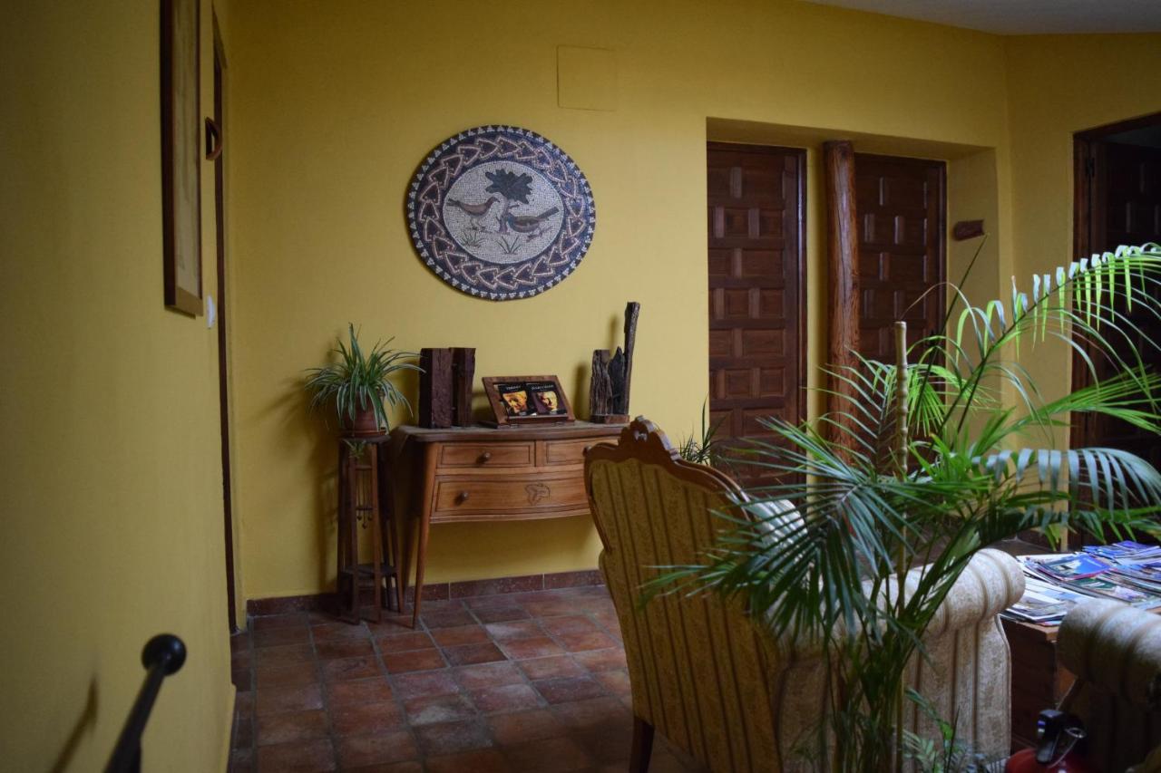 Casa Rural De Luna Country house *