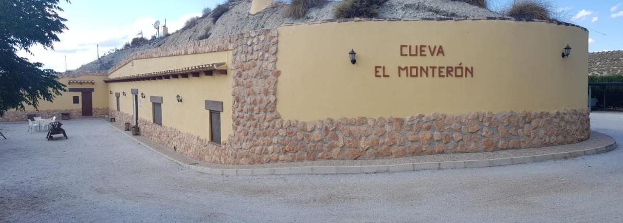 Cueva El Monteron