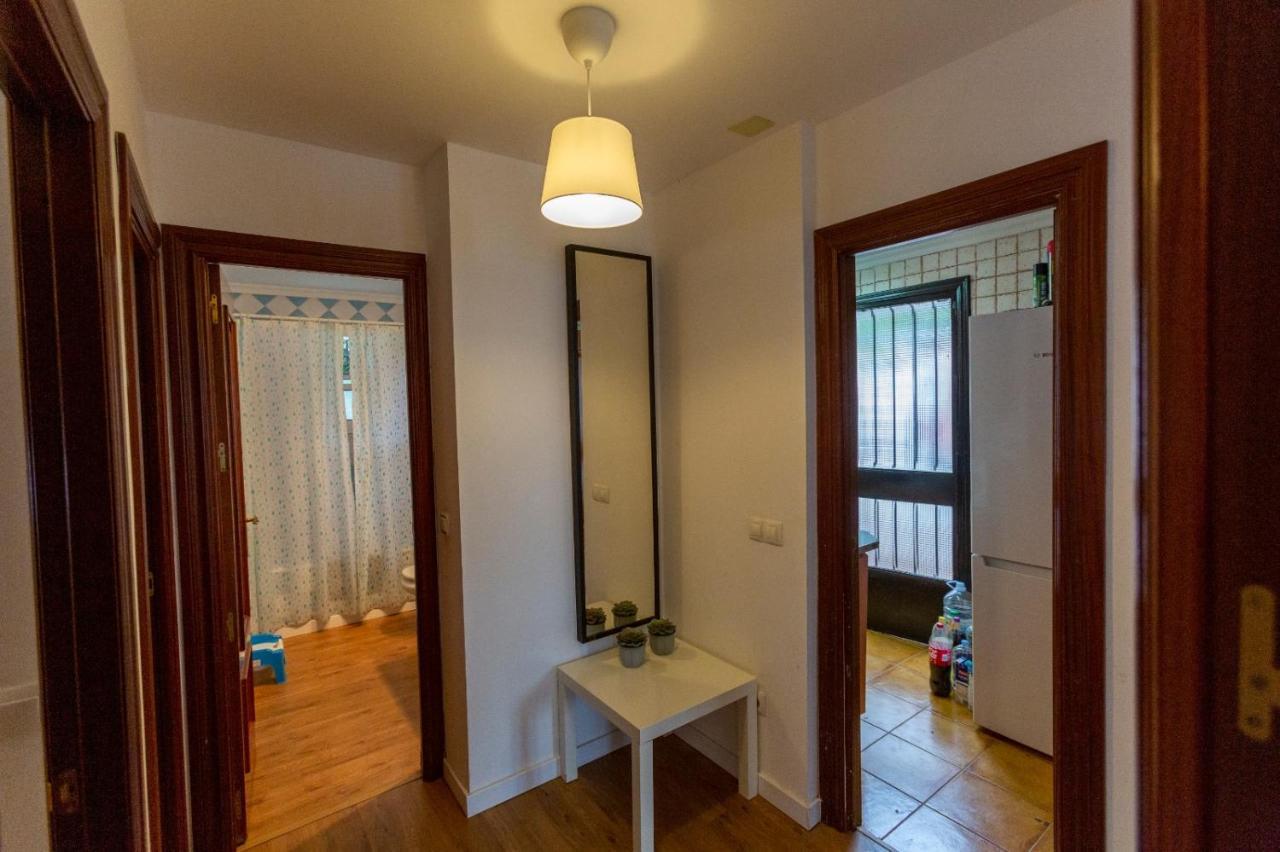 Bonito Chalet En La Cala Con Gran Jardín Privado