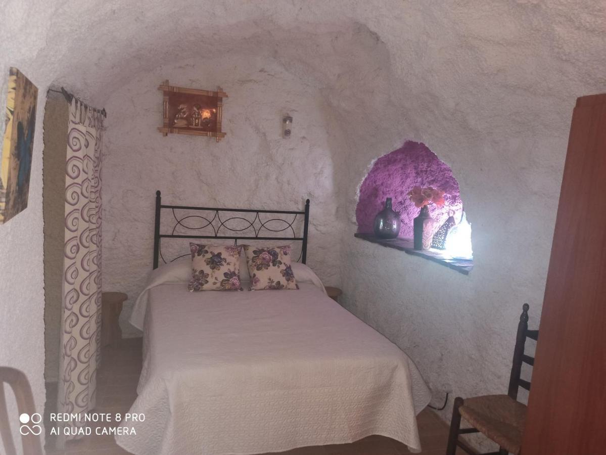 Casa Cueva La Fuente * Fontanar