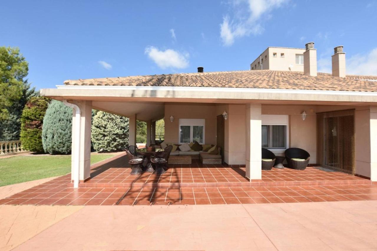 Lodge Torreta Of Gormaig, House With Swimming Pool *