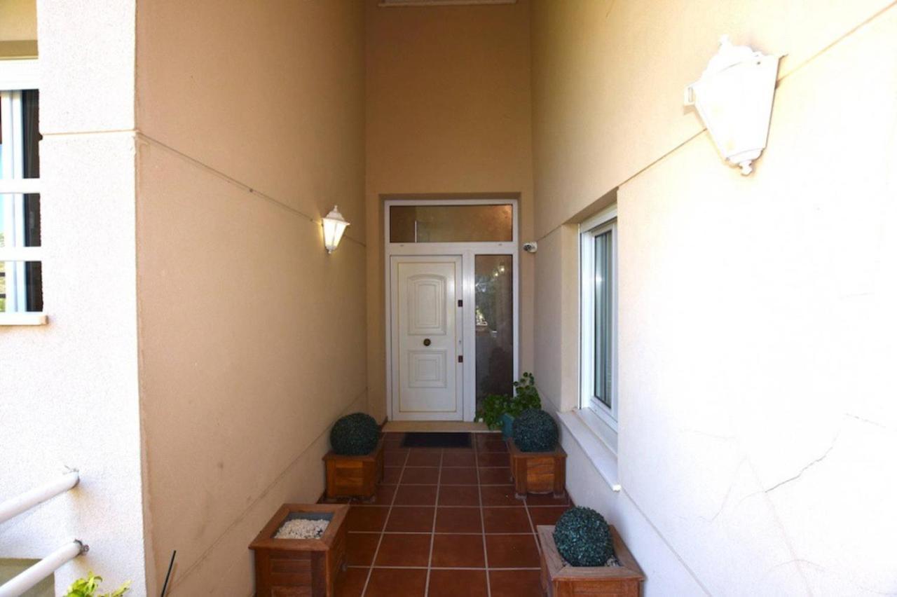 Lodge Torreta Of Gormaig, House With Swimming Pool *