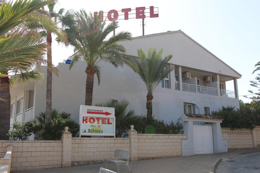 La Riviera Hotel *