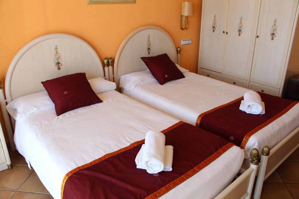La Riviera Hotel