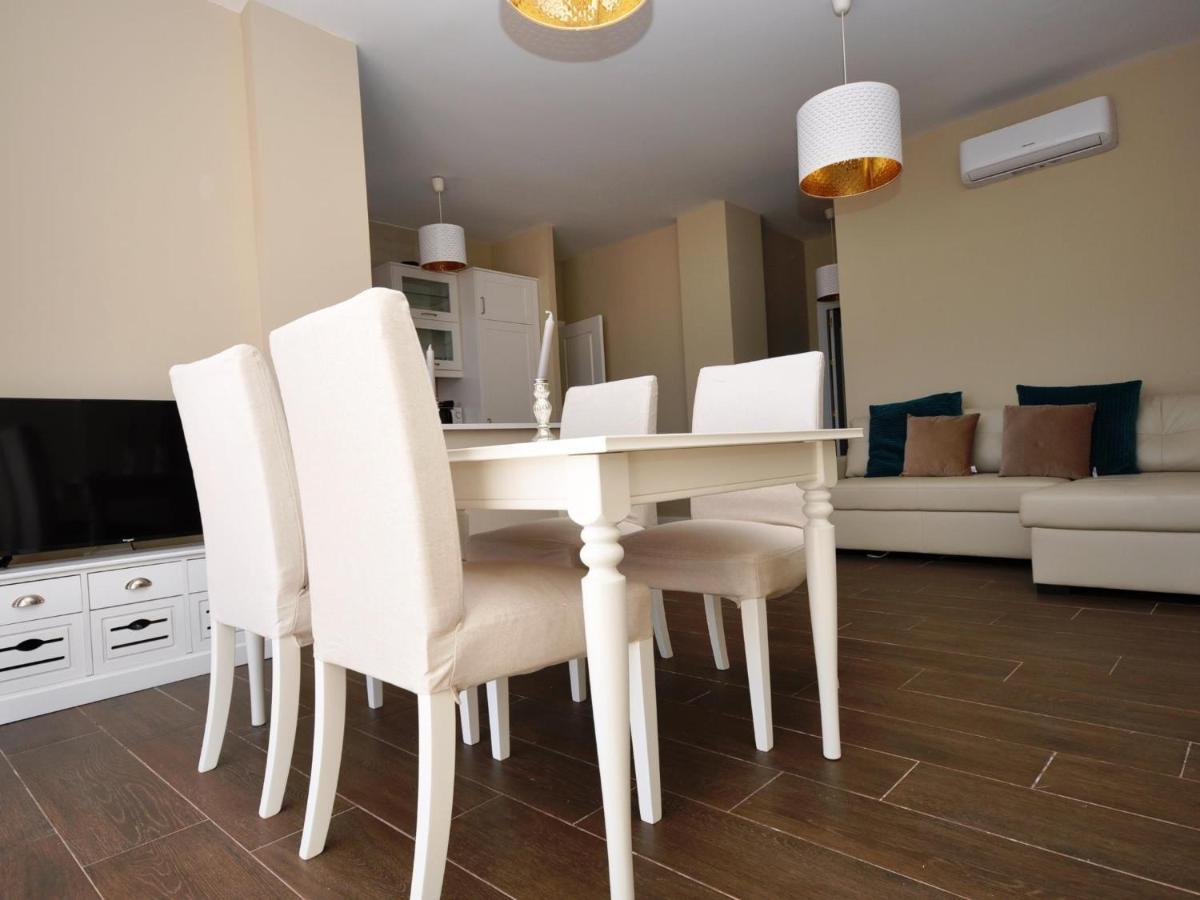 Apartamentos En Puerto Sherry Junto Al Mar, Solo Para Familias Y Parejas Apartment *