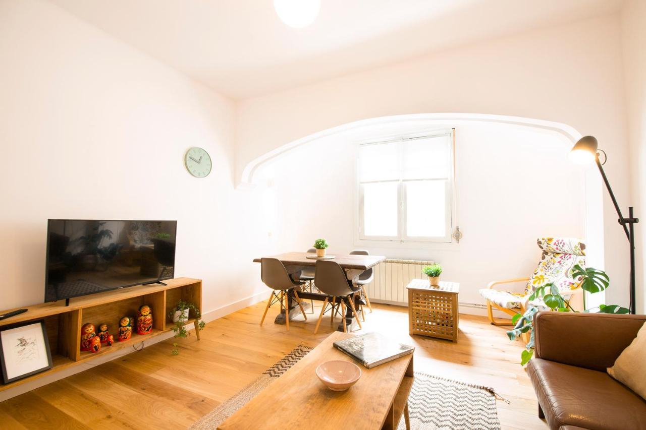 Apartamento Casa Playa Zurriola-aviso-obras En La Fachada Del Patio Hasta Mayo-no Ha Habido Quejas Por El Ruido-precio Bajo- House Playa Zurriola-warning-works On The Facade Of The Patio Until May-there Have Been No Noise Complaints- Price *