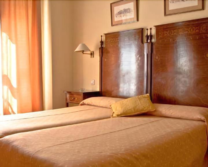 Iberia Plaza America Hotel 2*