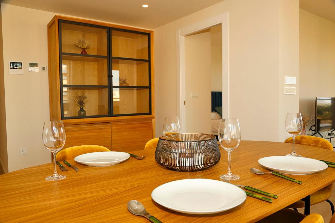 Lovely With Pool, Ac And A Great Terrace Apartment