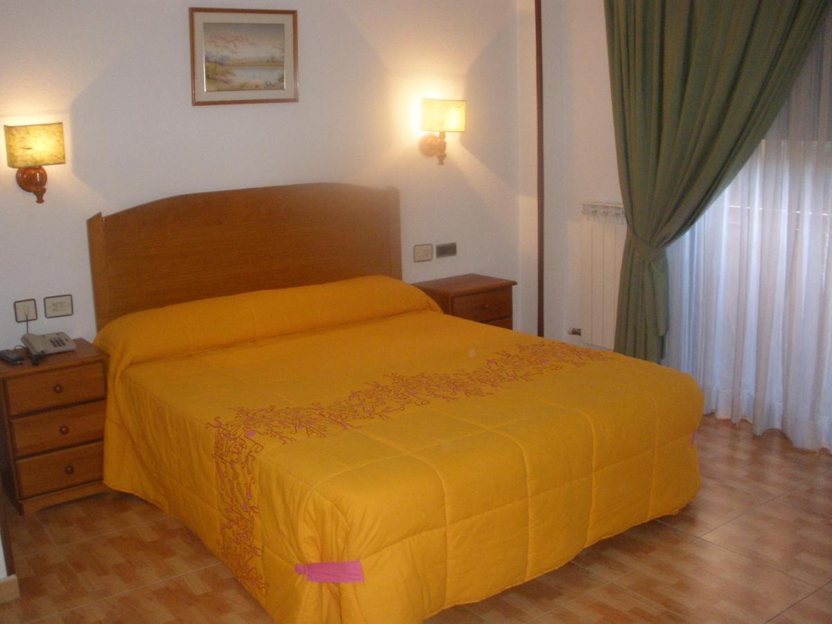Elena María Hotel