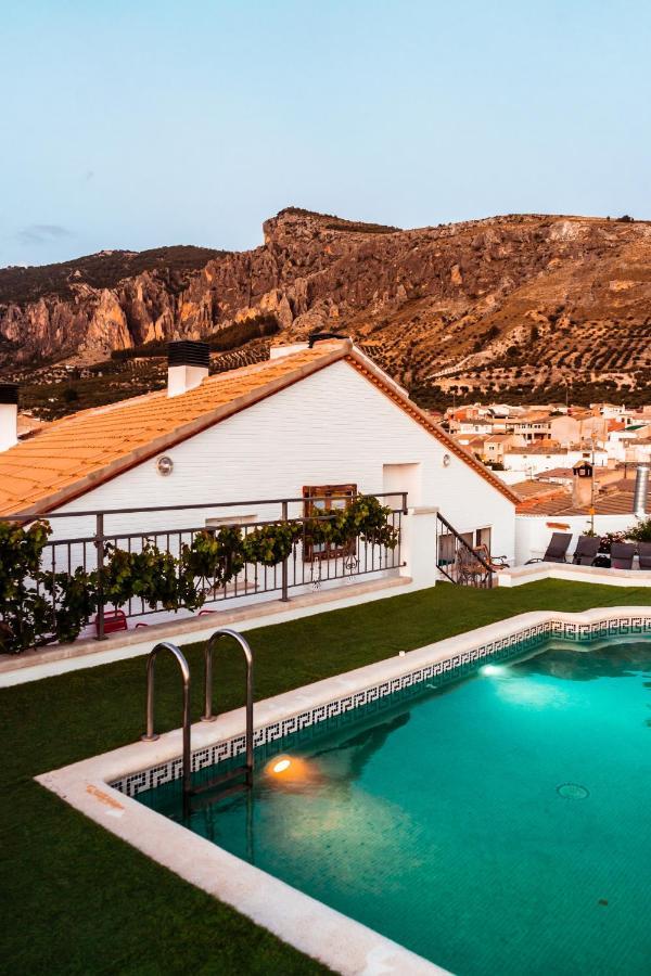 Sierra De Hotel 2*