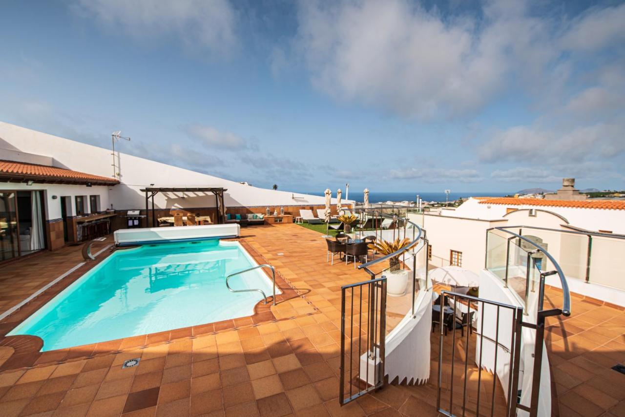 Villa Palmitos Deluxe Seaview *