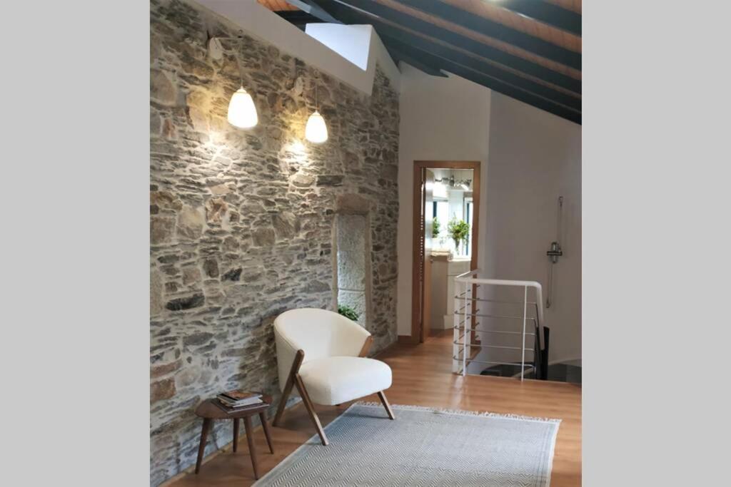 A Casa Do Tragaluz Casa Rural Con Restauracion De Diseno En Lugo