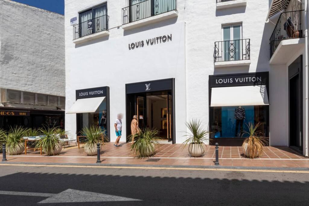 Puerto Banus Second Line, Luxury Marbella