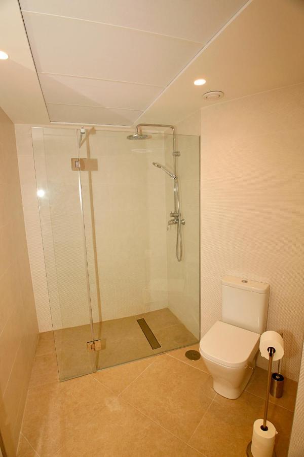 Lovely With Pool, Ac And A Great Terrace Apartment