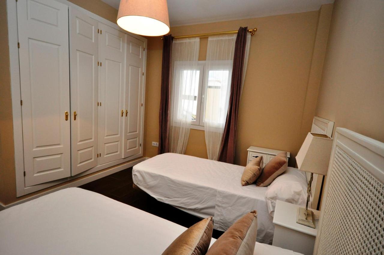 Apartamentos En Puerto Sherry Junto Al Mar, Solo Para Familias Y Parejas * El Puerto de Santa Maria