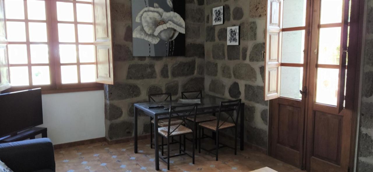 Apartment Charming 2-bedroom With Garden In *