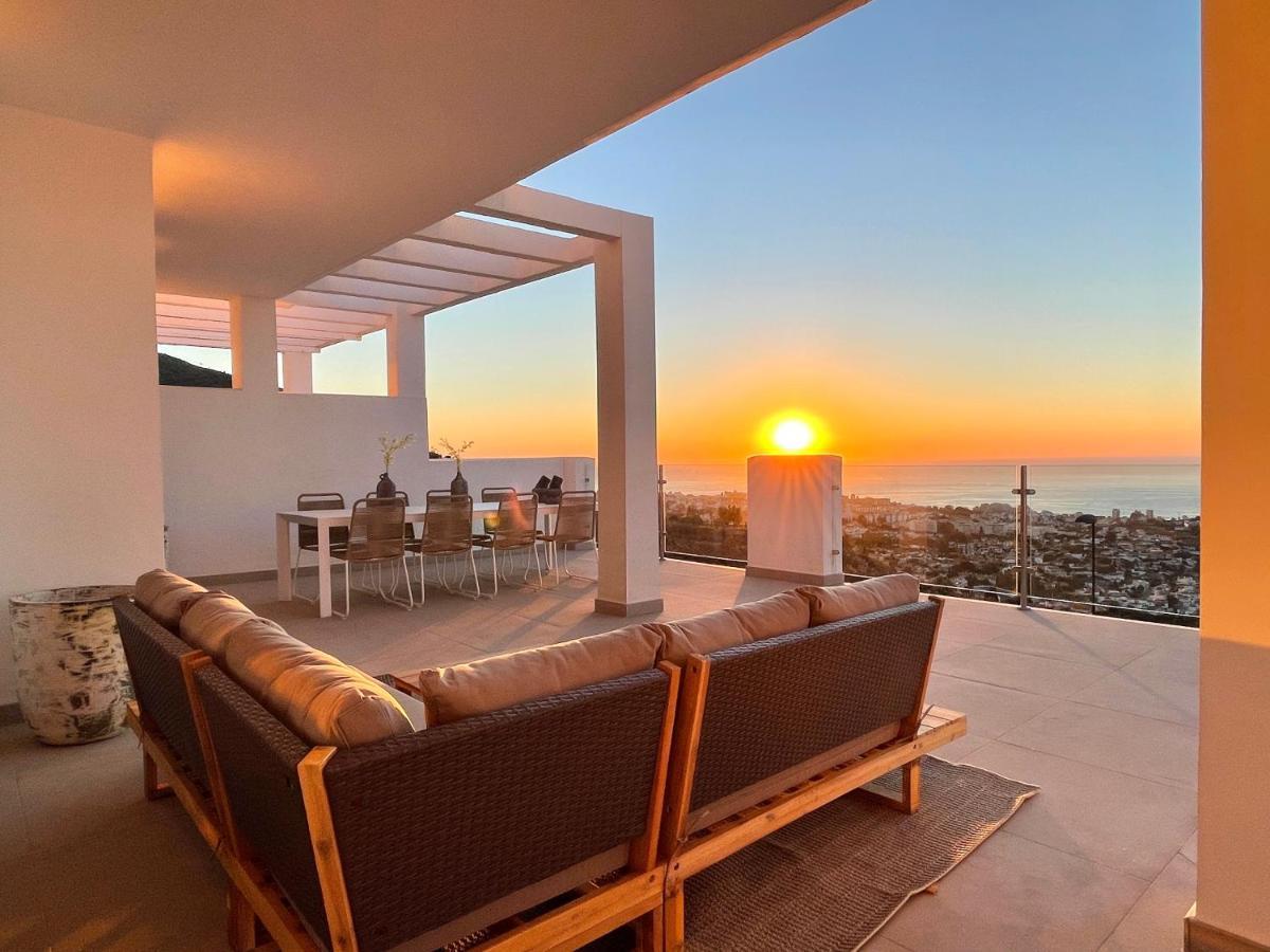 Bayview -superb Luxurious Sea View Penthouse With Private Hot Tub By Solrentspain Apartamento *