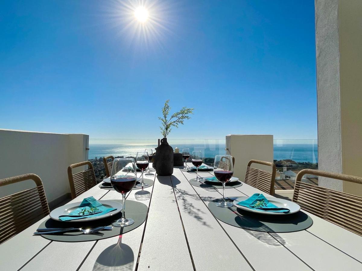 Bayview -superb Luxurious Sea View Penthouse With Private Hot Tub By Solrentspain *