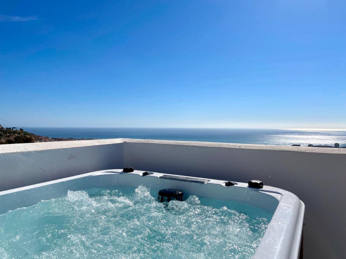 Bayview -superb Luxurious Sea View Penthouse With Private Hot Tub By Solrentspain
