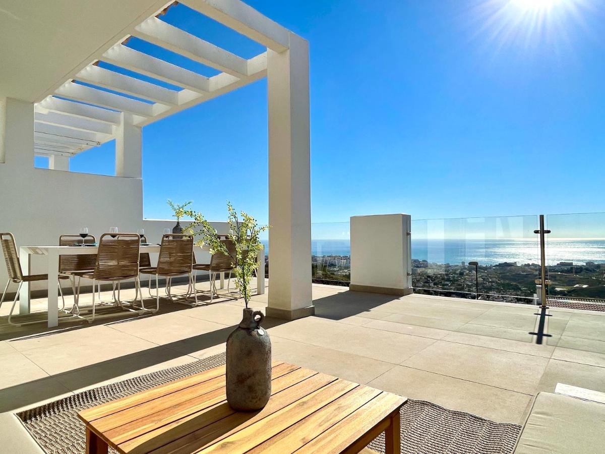 Bayview -superb Luxurious Sea View Penthouse With Private Hot Tub By Solrentspain Apartment Benalmadena
