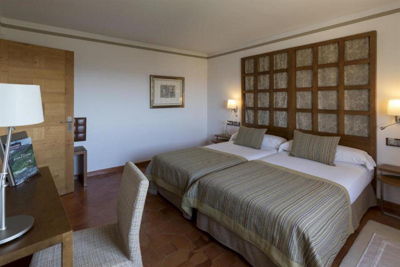 Hotel De 4*