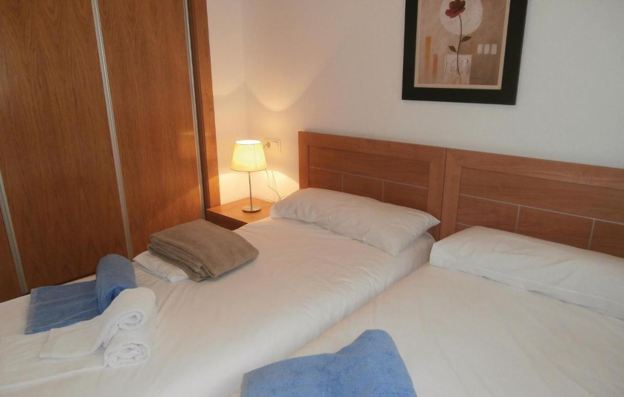 Pet Friendly In Roldn With Kitchen *