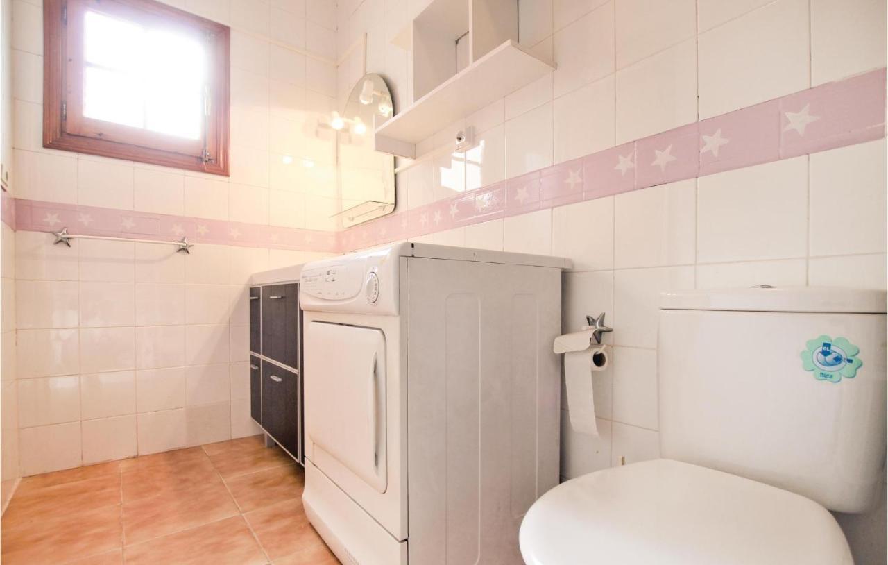 Lovely In With Kitchenette *