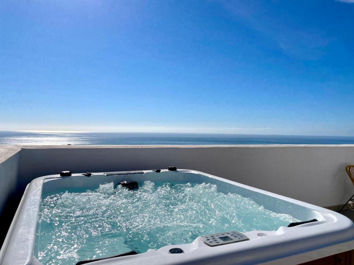Bayview -superb Luxurious Sea View Penthouse With Private Hot Tub By Solrentspain