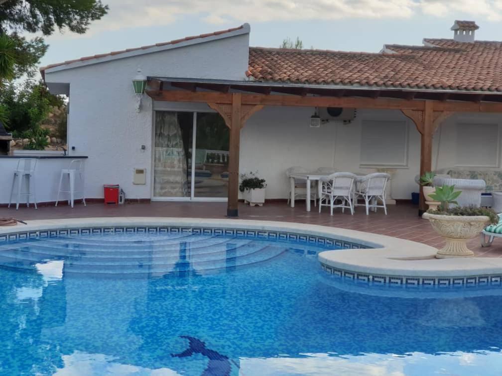 De Luxe Villa *