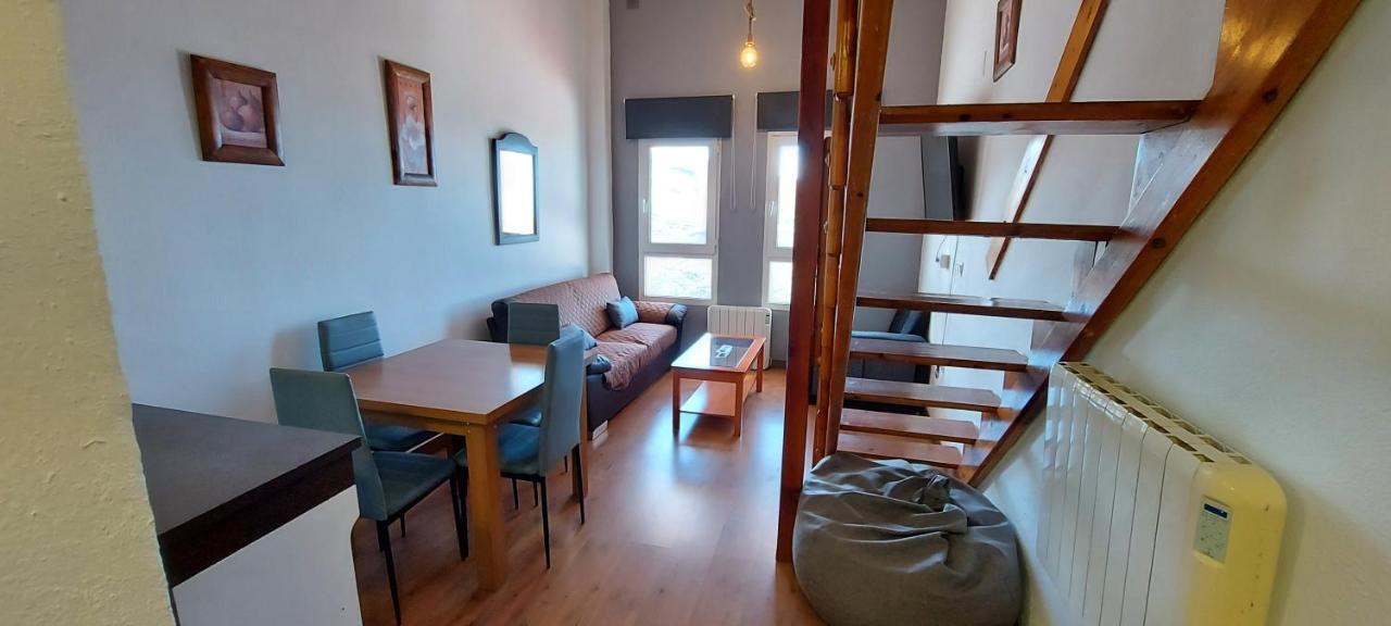 Atico Duplex Ginebra A Pie De Pistas Apartment *
