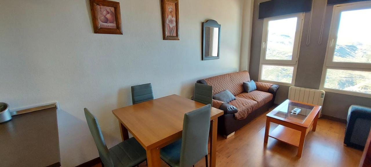 Atico Duplex Ginebra A Pie De Pistas Apartment