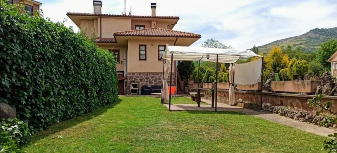 Tres Fuentes Turismo Holiday home Valganon