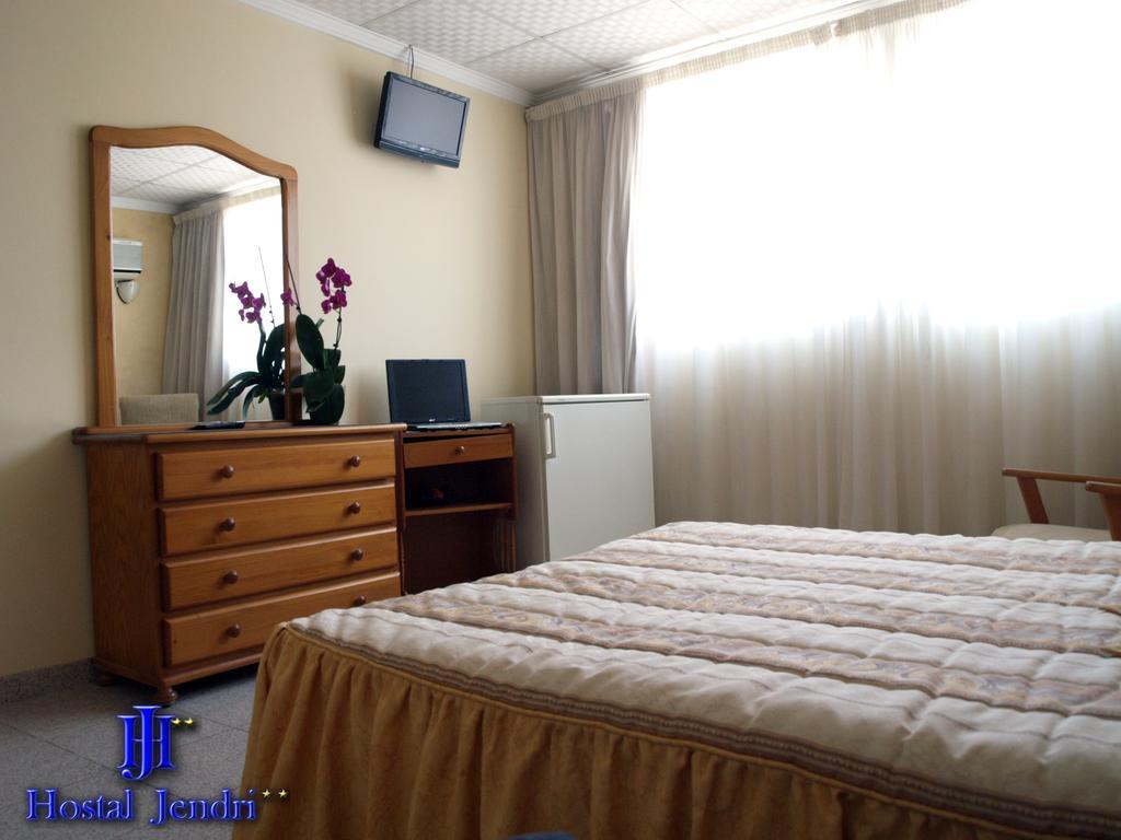 Hotel Jendri * Almazora