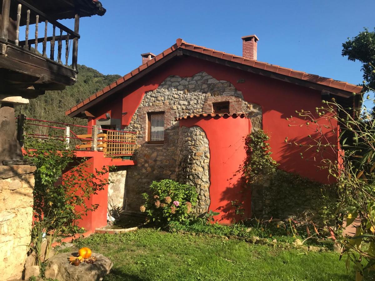 En Asturias A Orillas Del Río Narcea Puerta De Somiedo