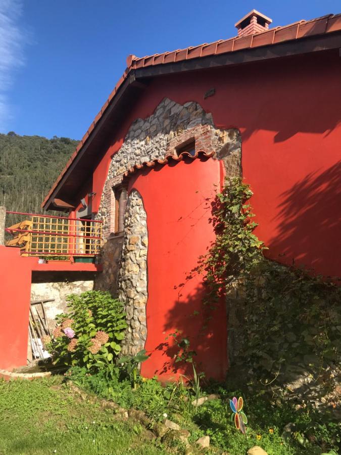 En Asturias A Orillas Del Río Narcea Puerta De Somiedo Barcena