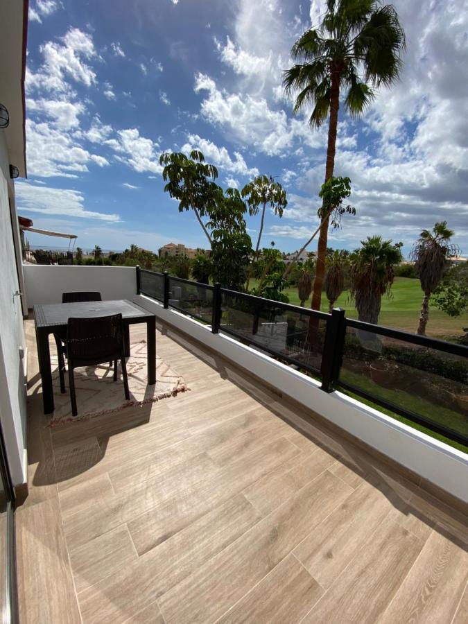 En Complejo Residencial Con Piscina Apartamento