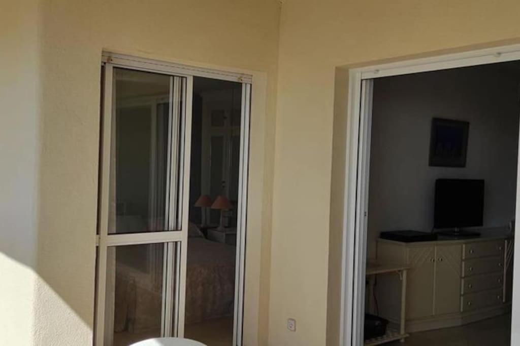 El Rey - Front Two Bedroom Apartment *