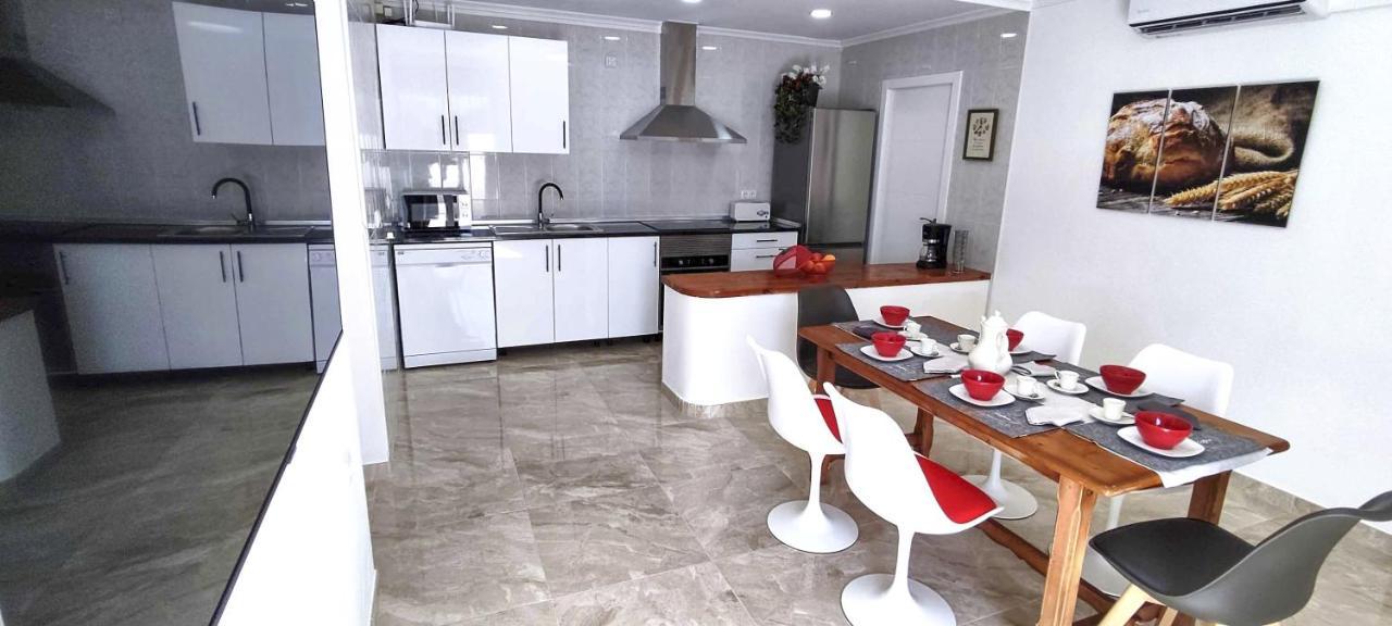Casa Soleada Piscina Climatizada Y Privada *